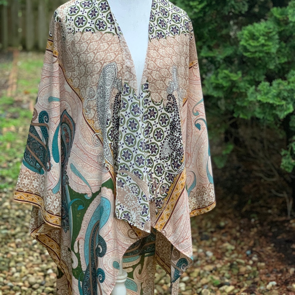 Forever 21 Multicolor Paisley Kimono